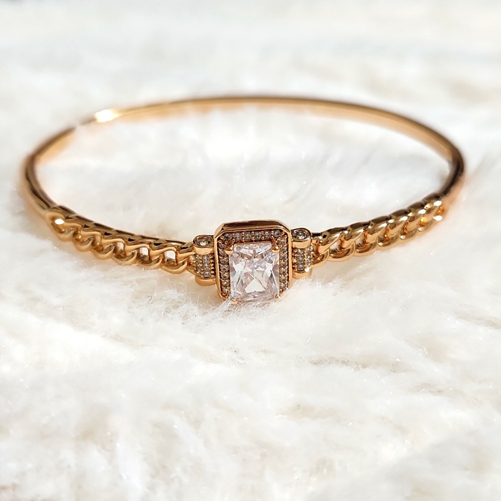 Zirconia bangle
